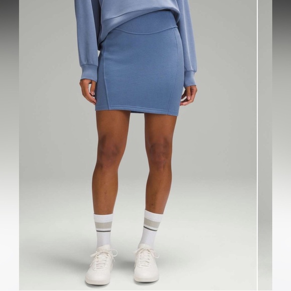 Lululemon Scuba High-Rise Mini Skirt Oasis Blue Size Medium 
NEW WITH TAGS - Picture 2 of 8